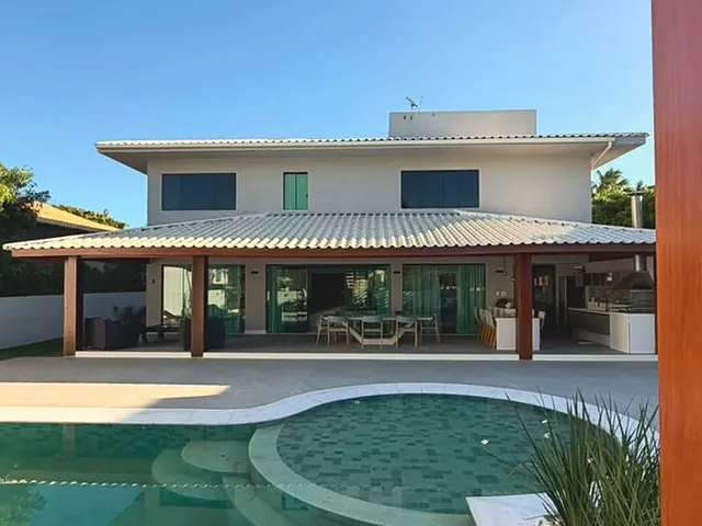 Imagem 2: Porto Busca-Vida Resort Residence - Mansão À Venda no Porto Busca Vida Resort com 5 Suítes e Piscina