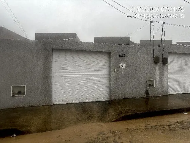 Imagem: A casa possui 2 Dormitórios, 1 Banheiro, 1 Vaga na