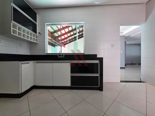 Imagem 13: Residencial Flamingo - Casa de Rua - Casa Térrea para locação sendo 3 suítes