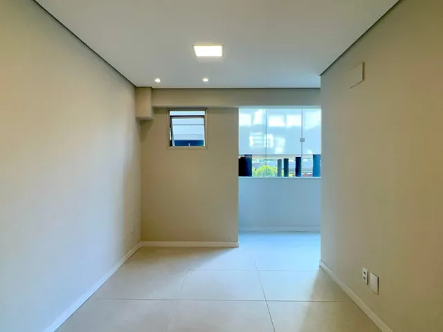 Imagem 2: Apartamento para Venda em Pinheiros com 2 Quartos, 49M²