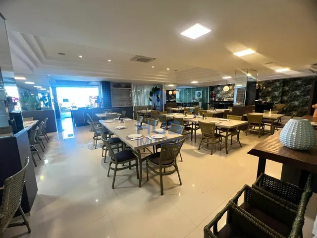 Imagem 3: Apartamento com 4 Dormitórios À Venda Sendo 4 Suítes, 230.0 M² por - R$ 4.500.000,00 - Meia Praia - Itapema/Sc
