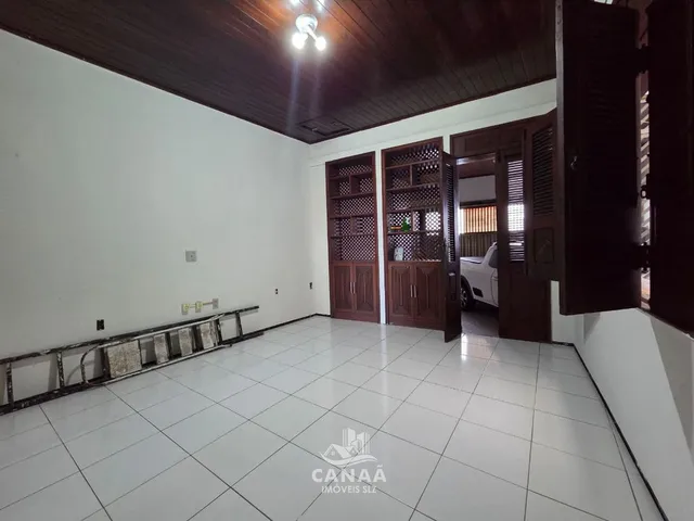 Imagem 15: Vende-Se Casa no Centro com Vaga de Garagem - 3 Quartos Sendo 3 Suítes -150M²