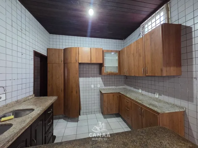 Imagem 3: Vende-Se Casa no Centro com Vaga de Garagem - 3 Quartos Sendo 3 Suítes -150M²