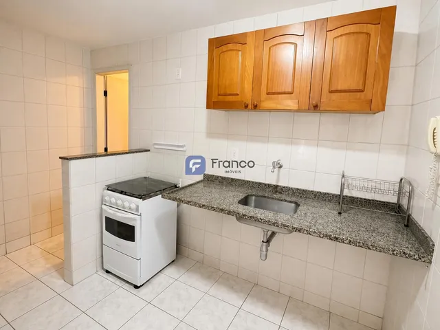 Imagem 2: Apartamento à venda no Centro de Guarapari: 2 quartos, 1 suíte, 2 varandas