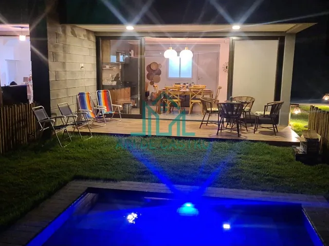 Imagem 2: Casa Duplex 2 Suítes, 93m², Piscina Privada em Condomínio à Beira-Mar na Praia do
