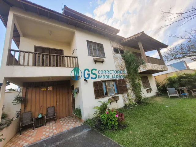 Imagem: Casa com piscina e 06 dormitórios na Praia