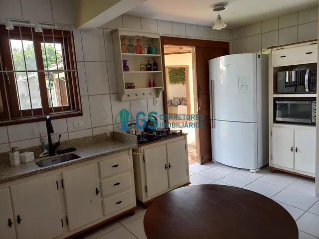 Imagem 12: Casa com Piscina e 06 Dormitórios na Praia da Pinheira