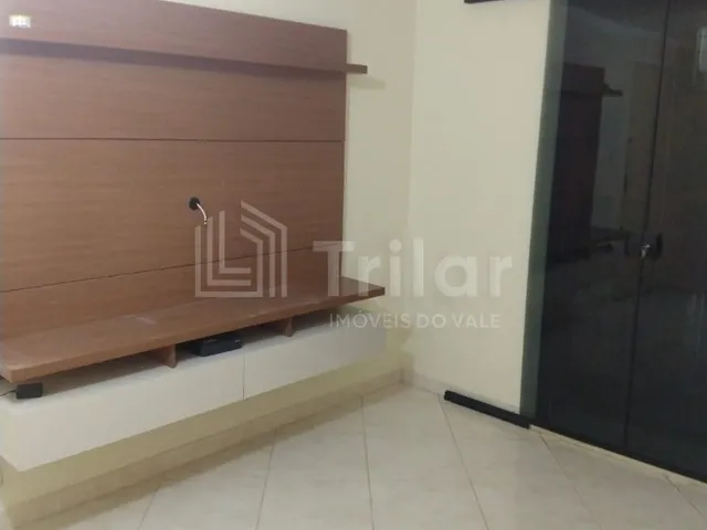 Imagem: O apartamento possui 2 Dormitórios, 1 Banheiro, 1 Vaga na