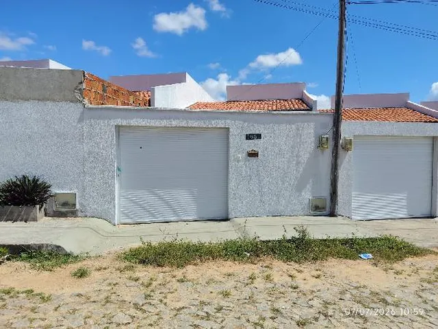 Imagem: A casa possui 2 Dormitórios, 1 Banheiro, 1 Vaga na