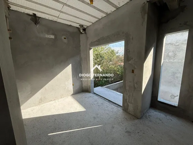 Imagem 2: Casa À Venda no Rio Tavares com 3 Dormitórios