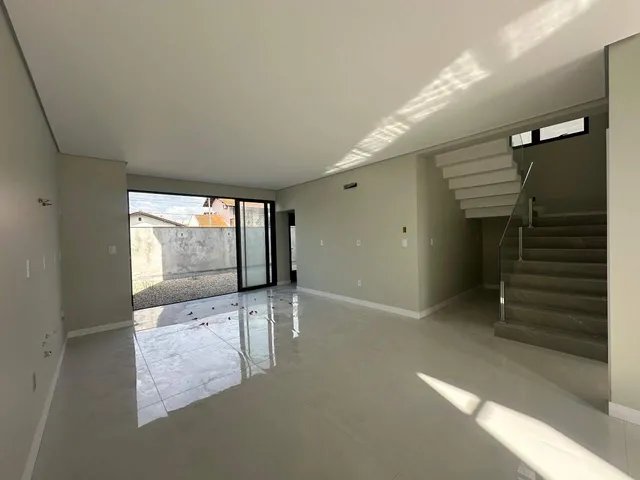 Imagem 5: Sobrado Alto Padrão a Venda, com 04 Quartos, Sendo 03 Suítes, no Bairro Jaraguá Esquerdo, Jaraguá do Sul