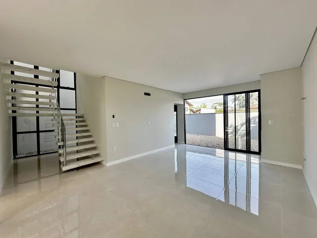 Imagem 11: Sobrado Alto Padrão a Venda, com 03 Quartos, Sendo 03 Suítes, no Bairro Jaraguá Esquerdo, Jaraguá do Sul
