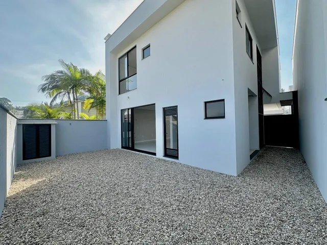 Imagem 2: Sobrado Alto Padrão a Venda, com 03 Quartos, Sendo 03 Suítes, no Bairro Jaraguá Esquerdo, Jaraguá do Sul