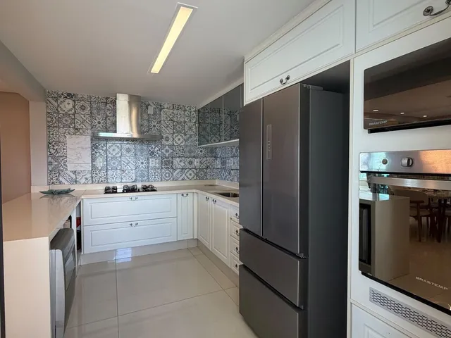 Imagem 2: Vendo Apartamento vista mar com 90m2 reformado, 3/4, revertido para 2/4, 2 vagas