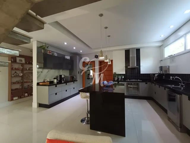 Imagem: Casa de Alto Padrão À Venda no Condomínio
