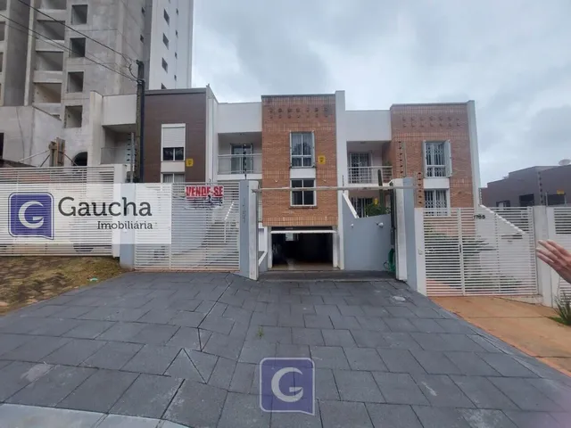 Imagem: Sobrado Triplex no Bairro Country