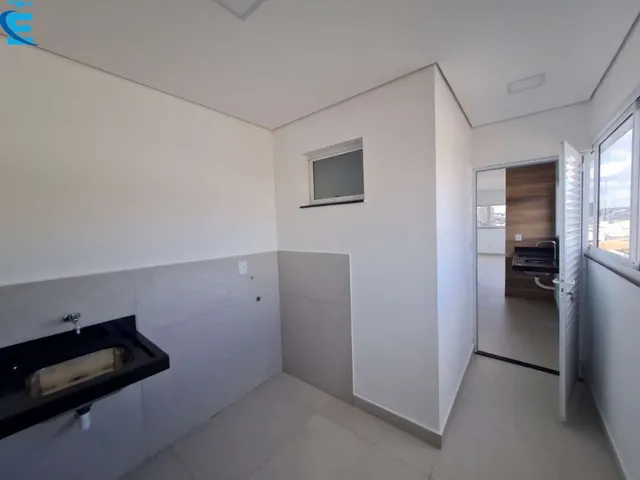 Imagem 4: Cobertura de 207 m² com 1 suíte, 2 semi-suites, 1 escritório, 2 vagas soltas grandes