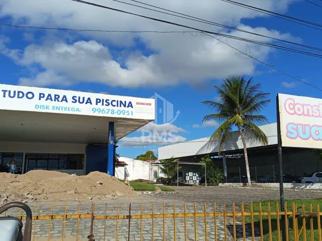 Imagem: A loja possui 1 Banheiro, 1.015m² de Área Privada e está