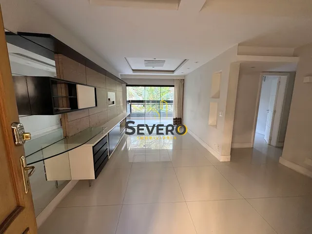 Imagem: O apartamento possui 3 Dormitórios, 1 Suíte, 1 Banheiro,