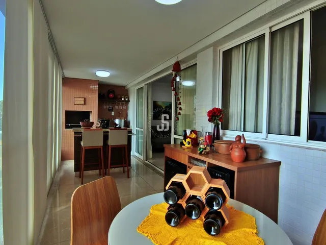 Imagem: O apartamento possui 3 Dormitórios, 1 Suíte, 3 Banheiros,