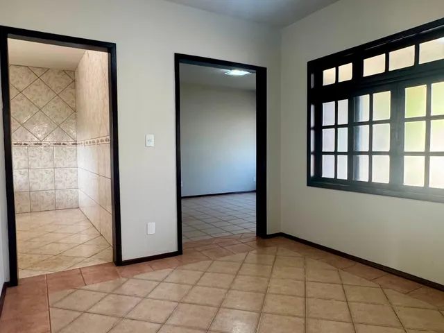 Imagem 7: Casa com 3 Quartos e Terreno de 500M² a 2 Quadras da Avenida Maripá