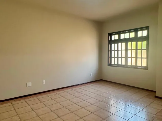 Imagem 4: Casa com 3 Quartos e Terreno de 500M² a 2 Quadras da Avenida Maripá