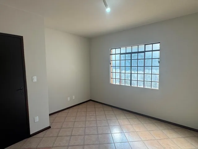 Imagem 14: Casa com 3 Quartos e Terreno de 500M² a 2 Quadras da Avenida Maripá