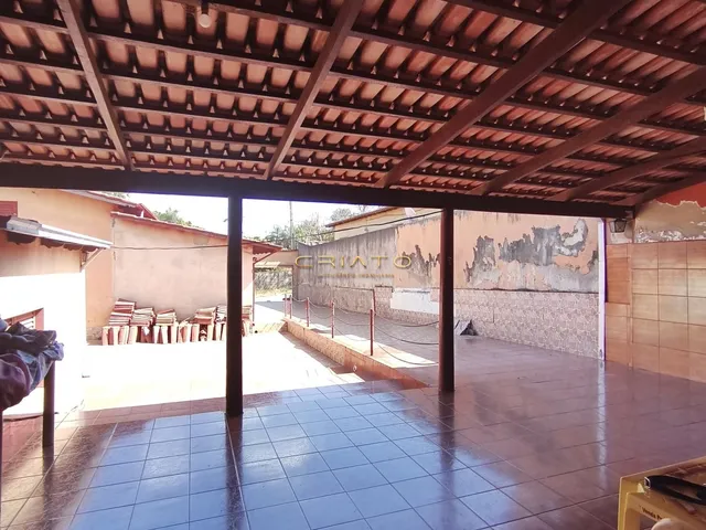 Imagem 8: Excelente Oportunidade para Investidores: Duas Casas no Mesmo Terreno