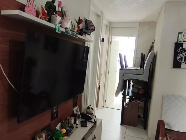 Imagem: O apartamento possui 2 Dormitórios, 1 Banheiro, 1 Vaga na