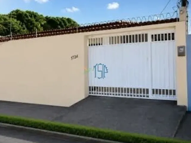Imagem 5: Casa À Venda no Pitimbu com Amplo Quintal e Área Gourmet