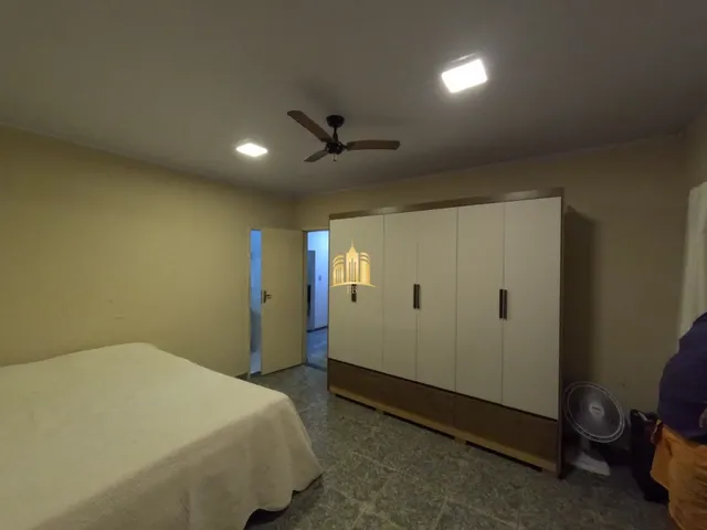 Imagem: CASA DE DOIS PAVIMENTOS À VENDA - BAIRRO