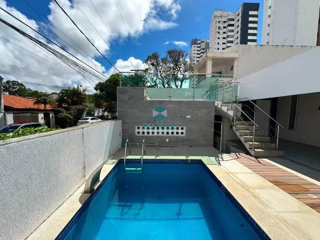 Imagem 9: Casa térrea à venda na Pituba com 380m², 4 quartos, 2 suítes e piscina