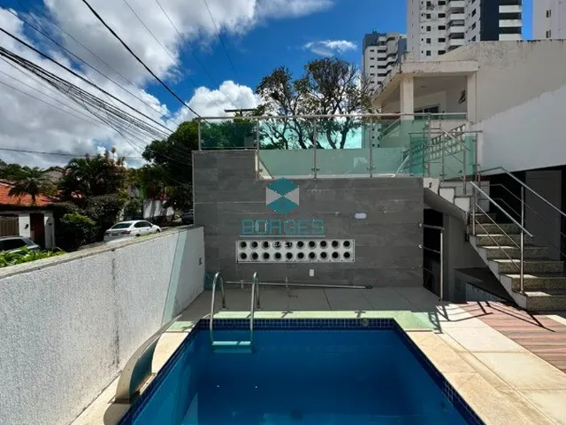 Imagem 12: Casa térrea à venda na Pituba com 380m², 4 quartos, 2 suítes e piscina