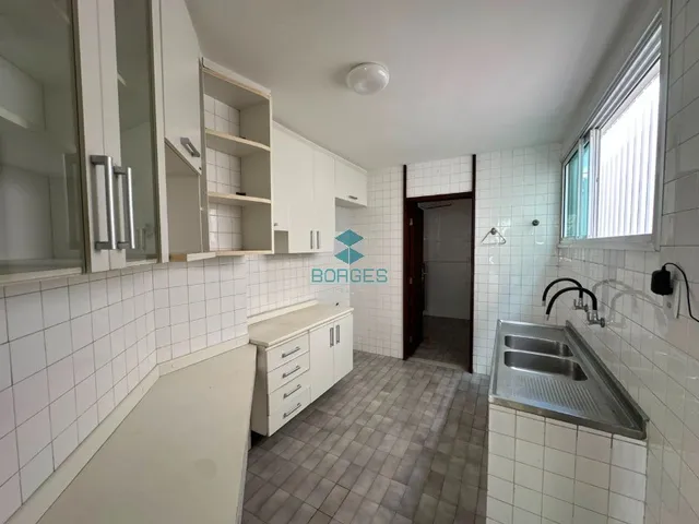 Imagem 15: Casa térrea à venda na Pituba com 380m², 4 quartos, 2 suítes e piscina