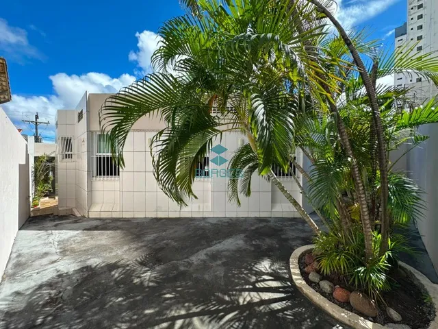 Imagem 5: Casa térrea à venda na Pituba com 380m², 4 quartos, 2 suítes e piscina