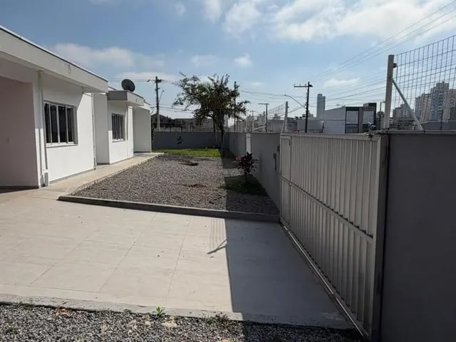 Imagem 3: Ampla Casa com 7 Quartos para Locação no Bairro Dom Bosco, em Itajaí/Sc