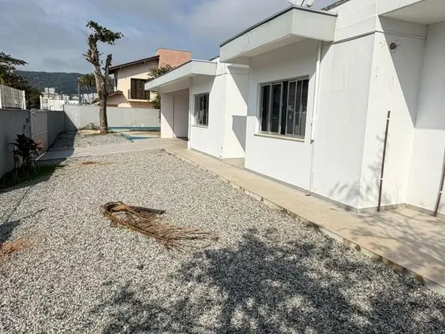 Imagem 2: Ampla Casa com 7 Quartos para Locação no Bairro Dom Bosco, em Itajaí/Sc