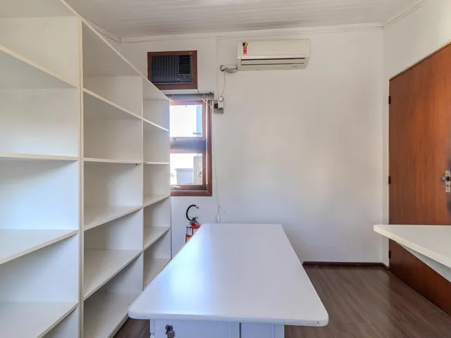 Imagem 2: Pfs 47 Sala 316 Sala comercial com 4 banheiros