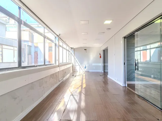 Imagem 15: Pfs 47 Sala 316 Sala comercial com 4 banheiros