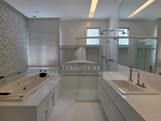 Imagem 3: Luxuosa Mansão no Alphaville Salvador 2 - Casa em Condomínio de Alto Padrão à Venda