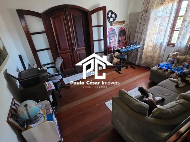 Imagem 14: Excelente casa duplex, composta por: parte superior: 02 quartos, sendo 01 suíte com