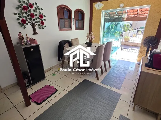 Imagem 5: Excelente casa duplex, composta por: parte superior: 02 quartos, sendo 01 suíte com