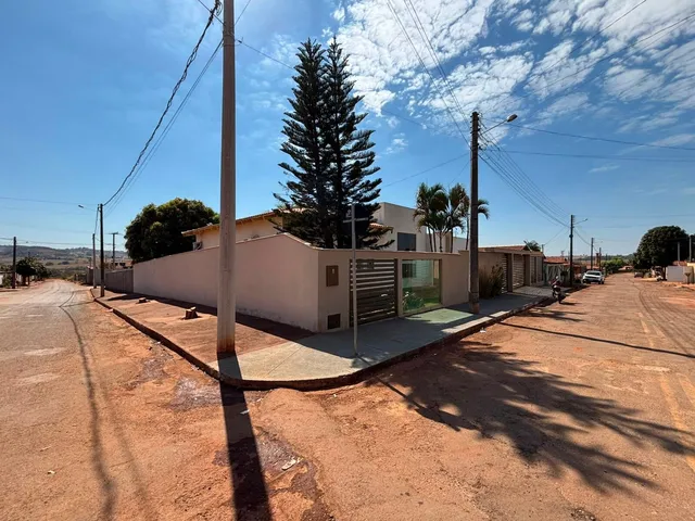 Imagem: O apartamento possui 3 Dormitórios, 1 Suíte, 2 Banheiros,