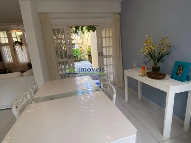 Imagem: A casa possui 4 Dormitórios, 2 Suítes, 1 Vaga na garagem,