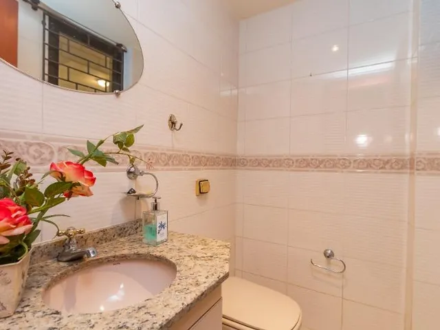 Imagem 8: Casa Residencial em Curitiba - Paraná, Vista Alegre