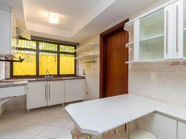 Imagem 7: Casa Residencial em Curitiba - Paraná, Vista Alegre