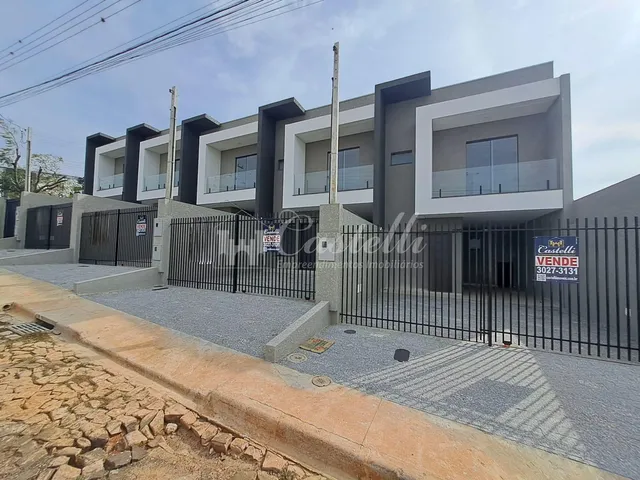 Imagem: Sobrado à venda, no Bairro Uvaranas, em