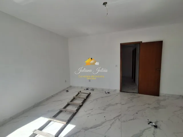 Imagem 4: CASA DUPLEX 3 QUARTOS SENDO 1 SUÍTE A VENDA NO VALE DAS PALMEIRAS EM MACAÉ RJ