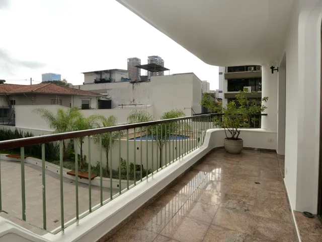 Imagem 5: Apartamento para Venda em Itaim Bibi com 4 Quartos, Sendo 2 Suítes, 196M²