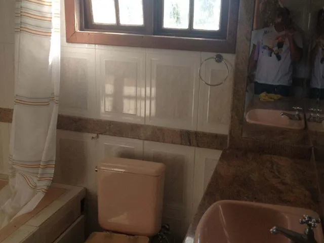 Imagem 5: Vendo em oportunidade Casa Duplex com piscina privativa, 4/4, 3 suítes, quarto térreo